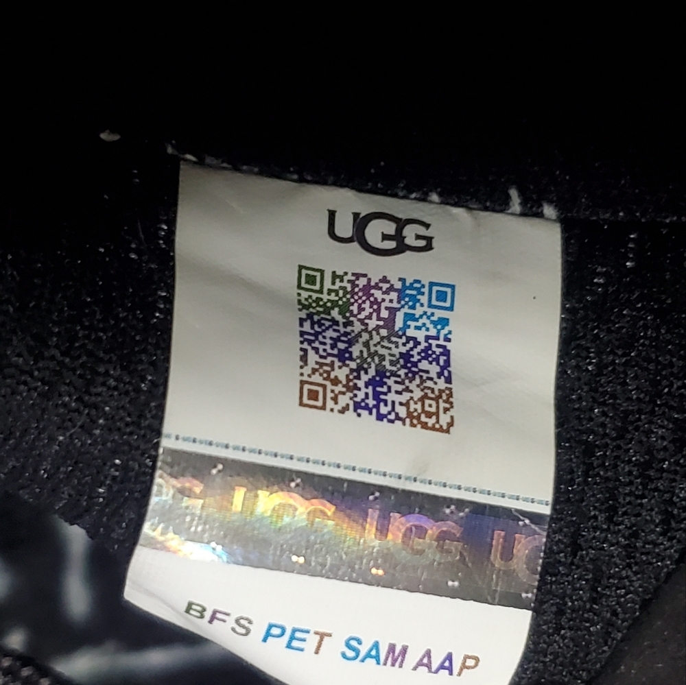 UGG Highland Hi - Picture 7 of 7
